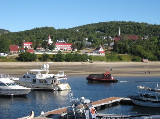 L'hôtel Tadoussac, vu de la marina.